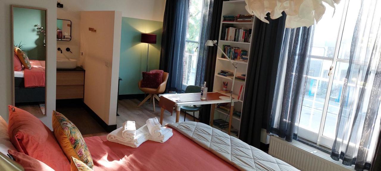 Stadsslaperij B&B ティルブルグ エクステリア 写真