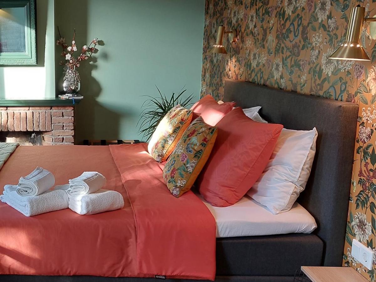 Stadsslaperij B&B ティルブルグ エクステリア 写真